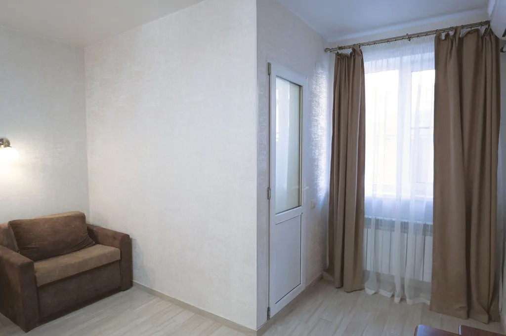 Трёхместный номер, доступен бассейн и сауна