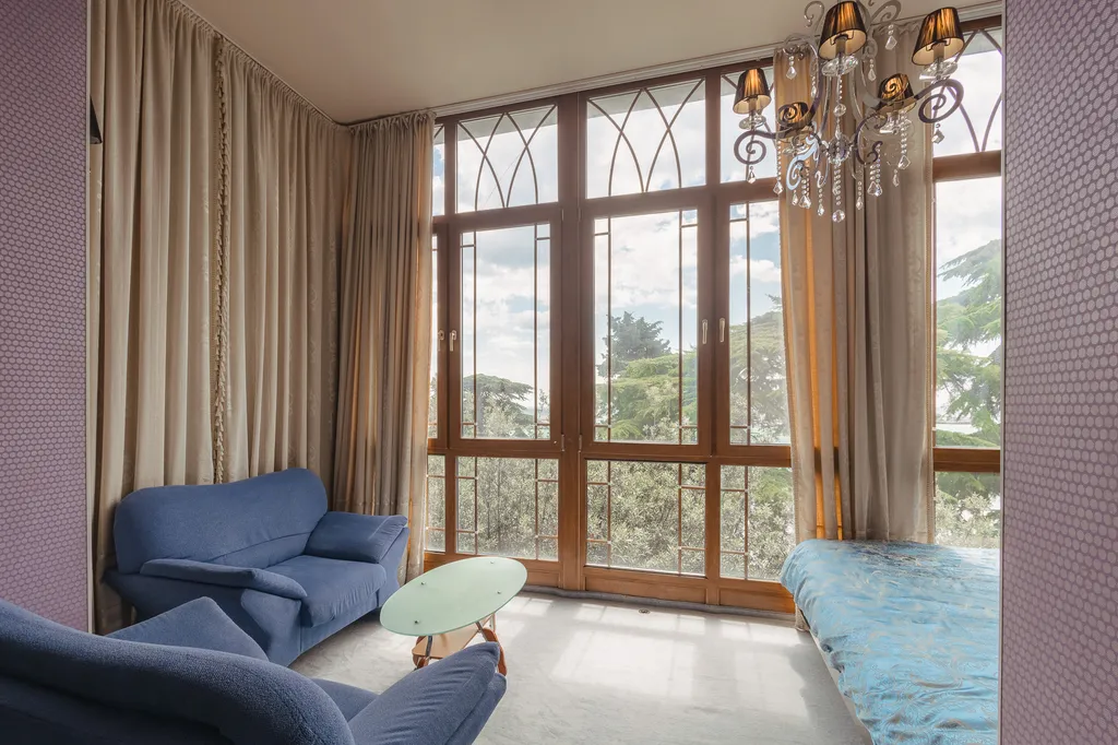 Апартамент с видом на море на набережной Ялты