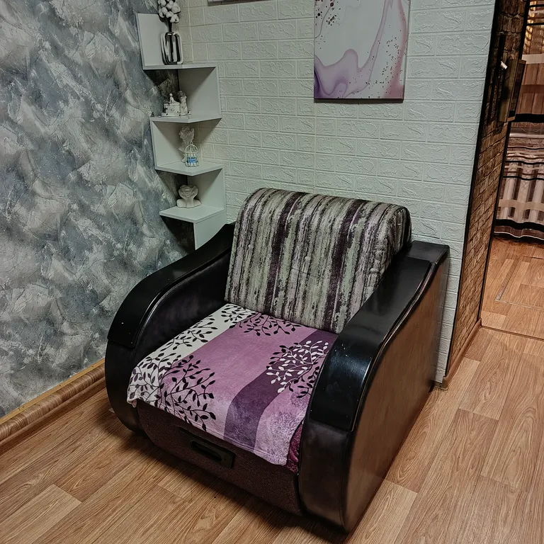 Трехкомнатная квартира в районе НЛМК