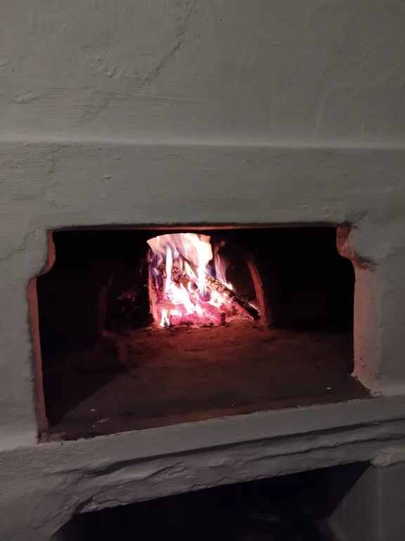 Дом-дача в горах с русской печкой, рядом с речкой и видом на горы