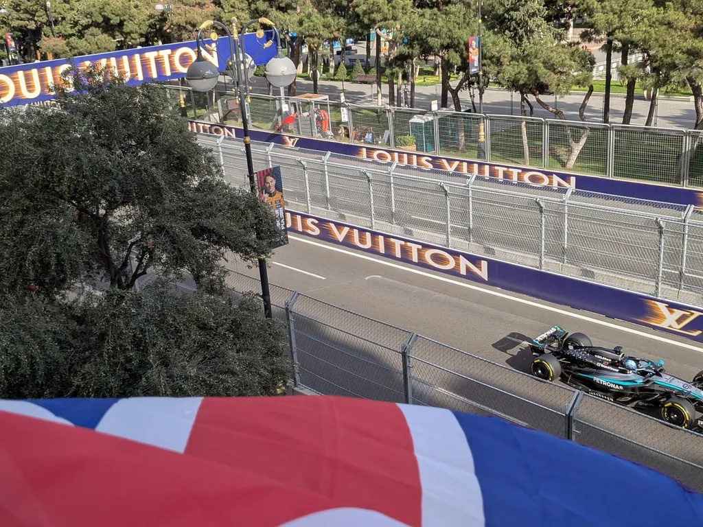 Апартаменты с видом на бульвар