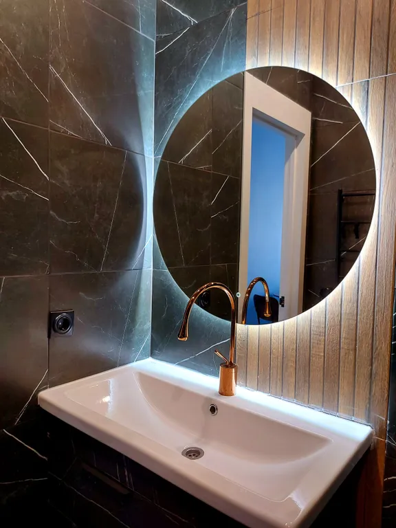 Студия с черным санузлом