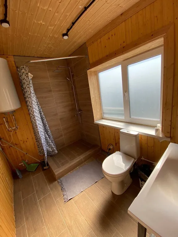 Дом у ручья