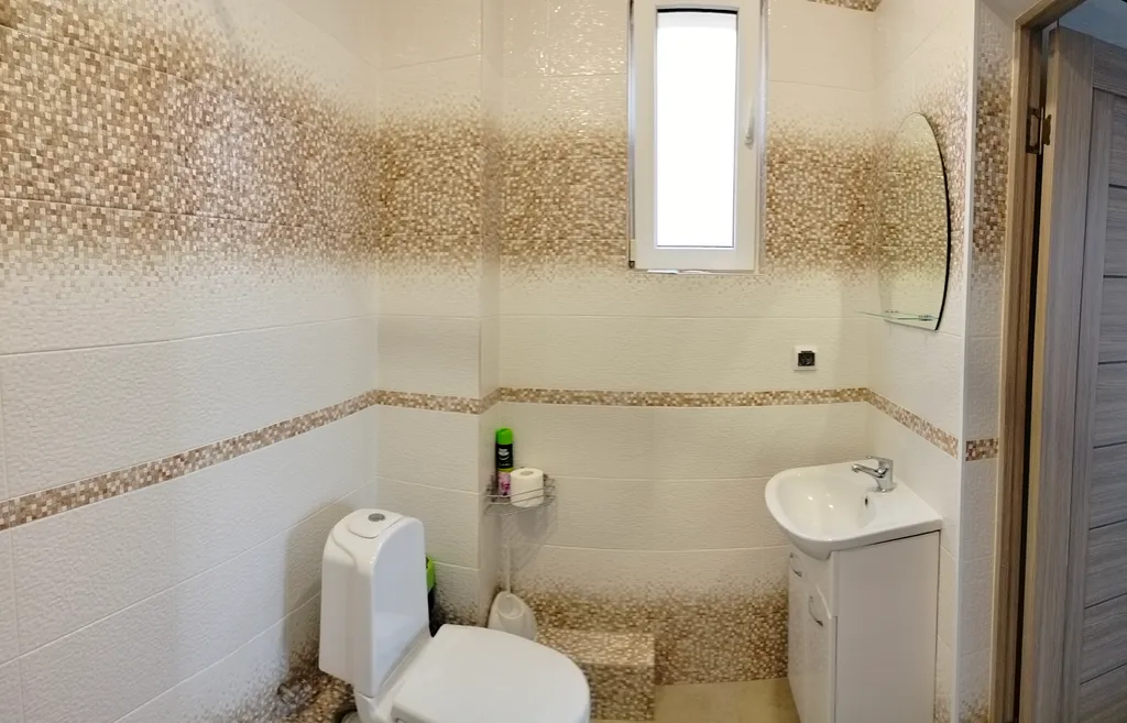 Большой дом с 5 изолированными комнатами в центре