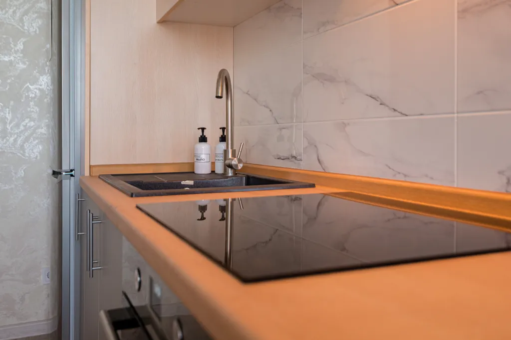 Уютная в центре города, гостиничный сервис, кондиционер бесконтактно