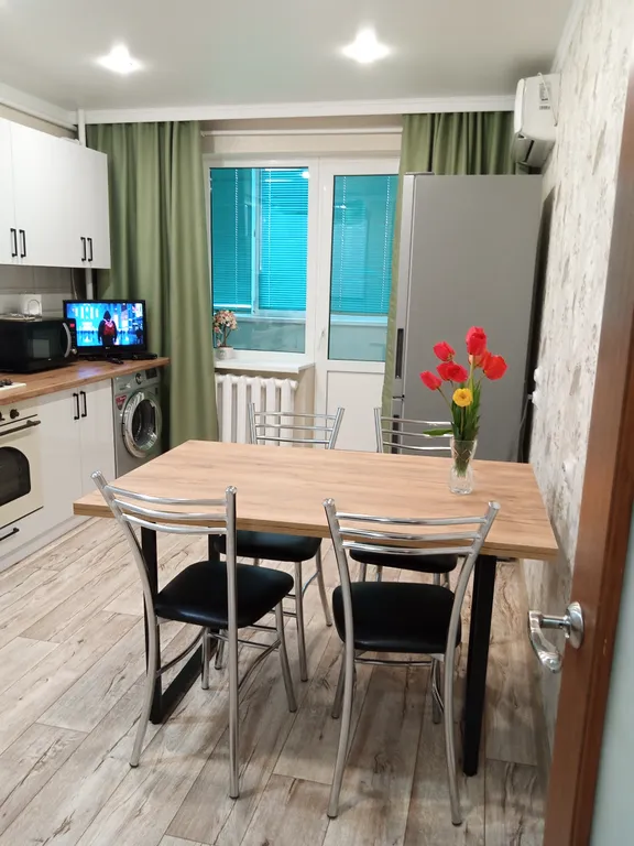 Двухкомнатная квартира с удачной парковкой около трассы Р-217 Кавказ