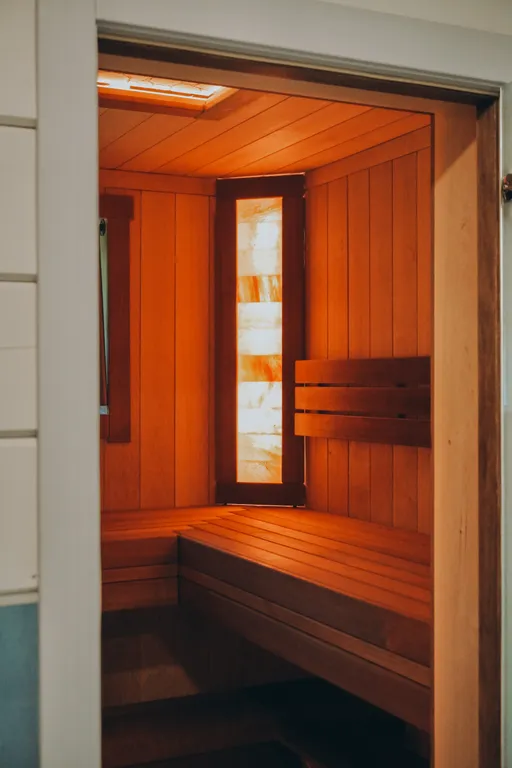 Дом на берегу реки