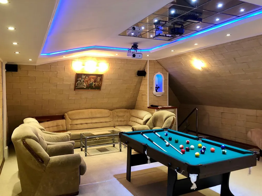 Дом с бассейном и сауной в 5 минутах на автомобиле до Коломенского Кремля