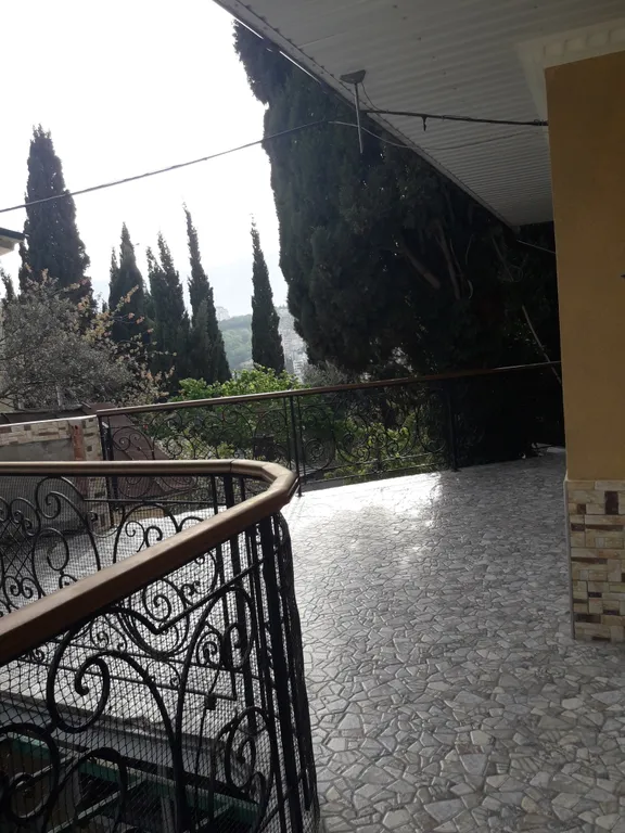 Коттедж Дом для семьи в тихом районе — Ялта