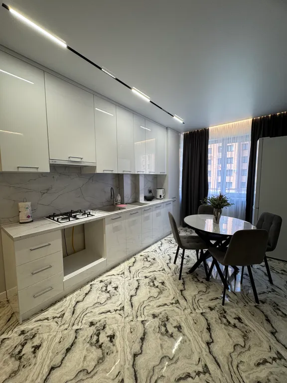 Квартира с дизайнерским ремонтом и видом на горы