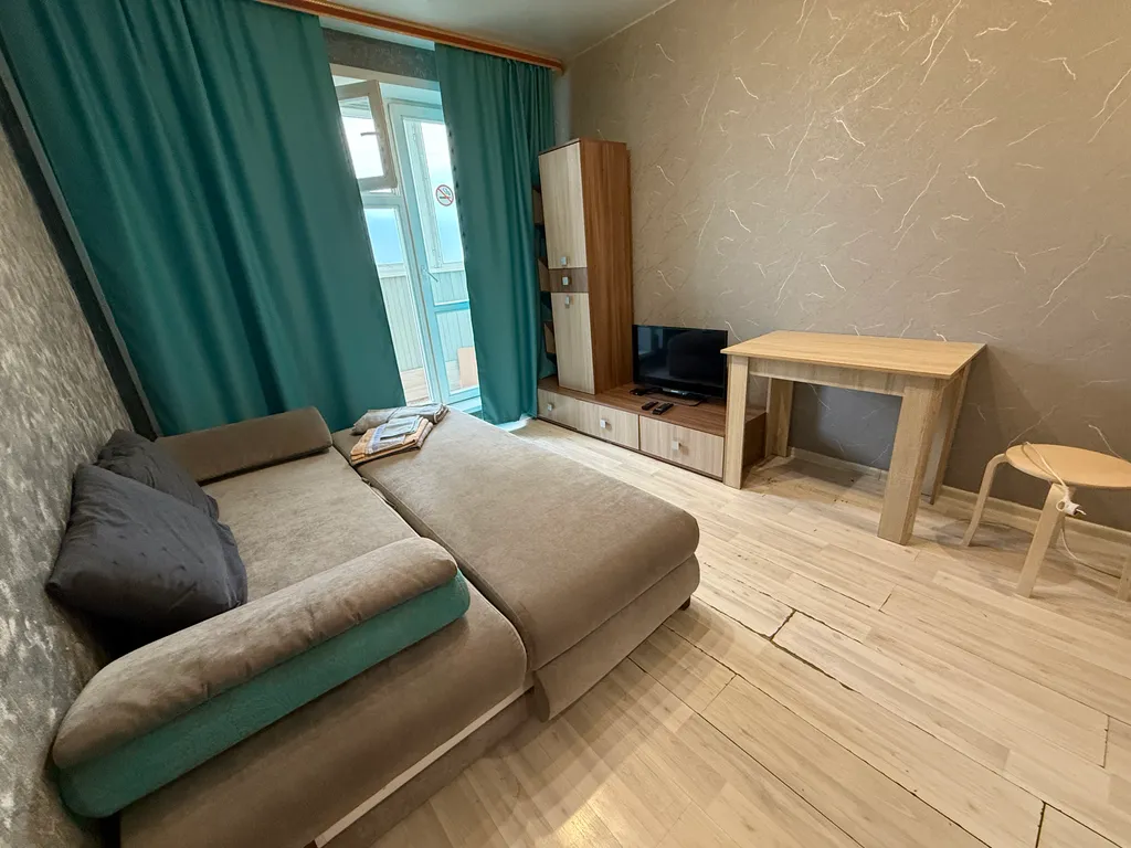 Студия  - диван, стиралка, холодильник, СВЧ, водонагреватель