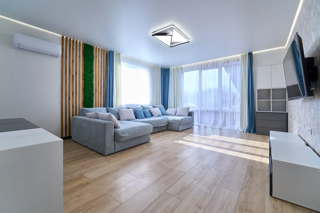 Современный, новый дом