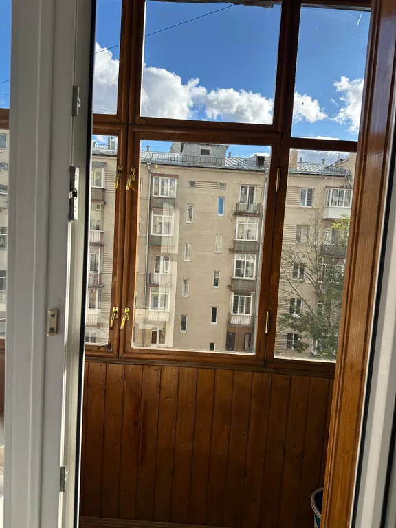 Квартира Двухкомнатная квартира с двумя балконами вшаговой доступности от метро — Москва