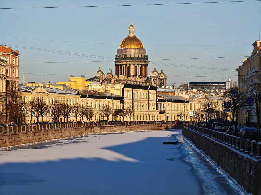 Квартира Квартира Ван-Гог у Мариинского театра, над легендарной аптекой Ночь, улица.. — Санкт-Петербург