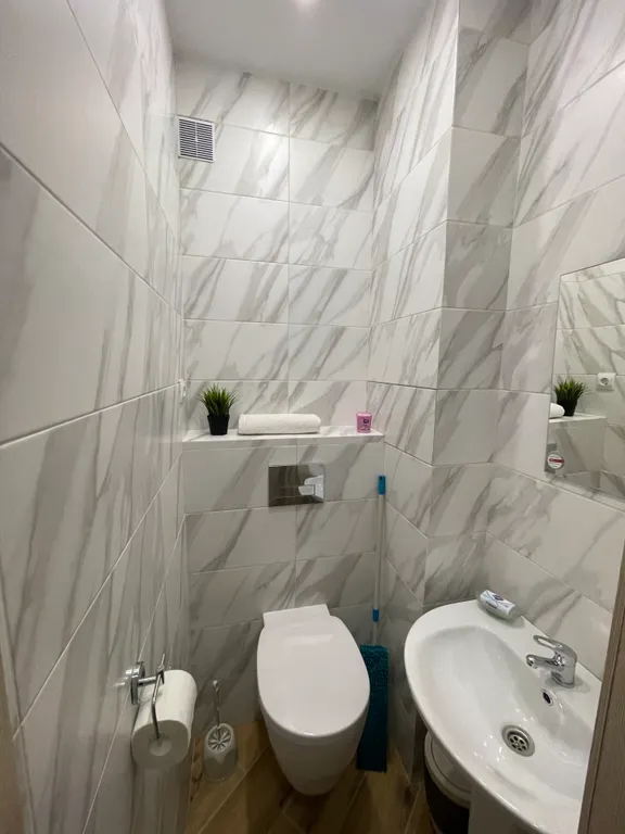 Апартаменты с тремя спальнями и гостиной напротив казино