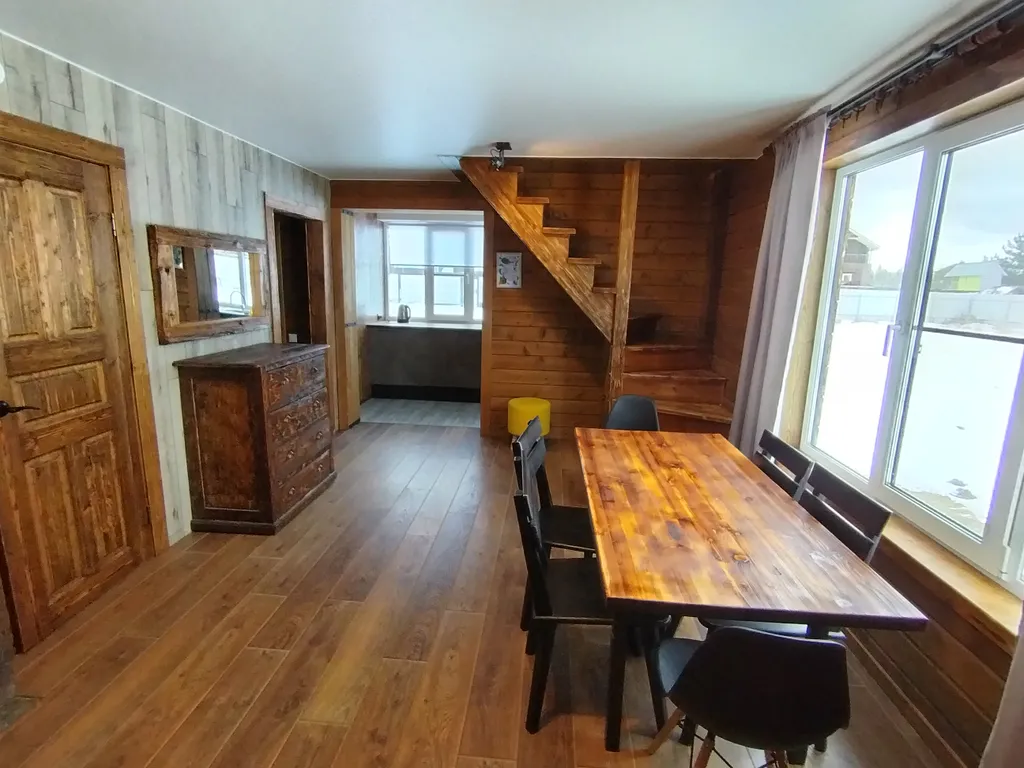 Дом на берегу с баней