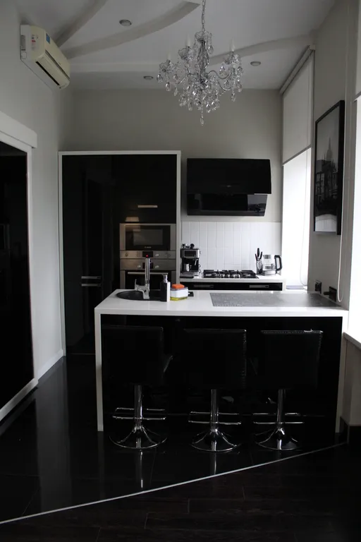 Дизайнерская квартира в центре с видом на храм