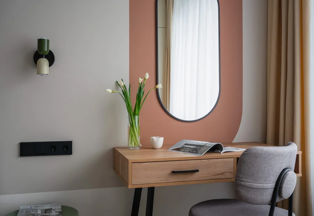 Комфортабельная евродвушка Меркурий с балконом у озера