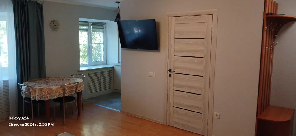 Уютная квартира в центре города, с видом на реку Ловать