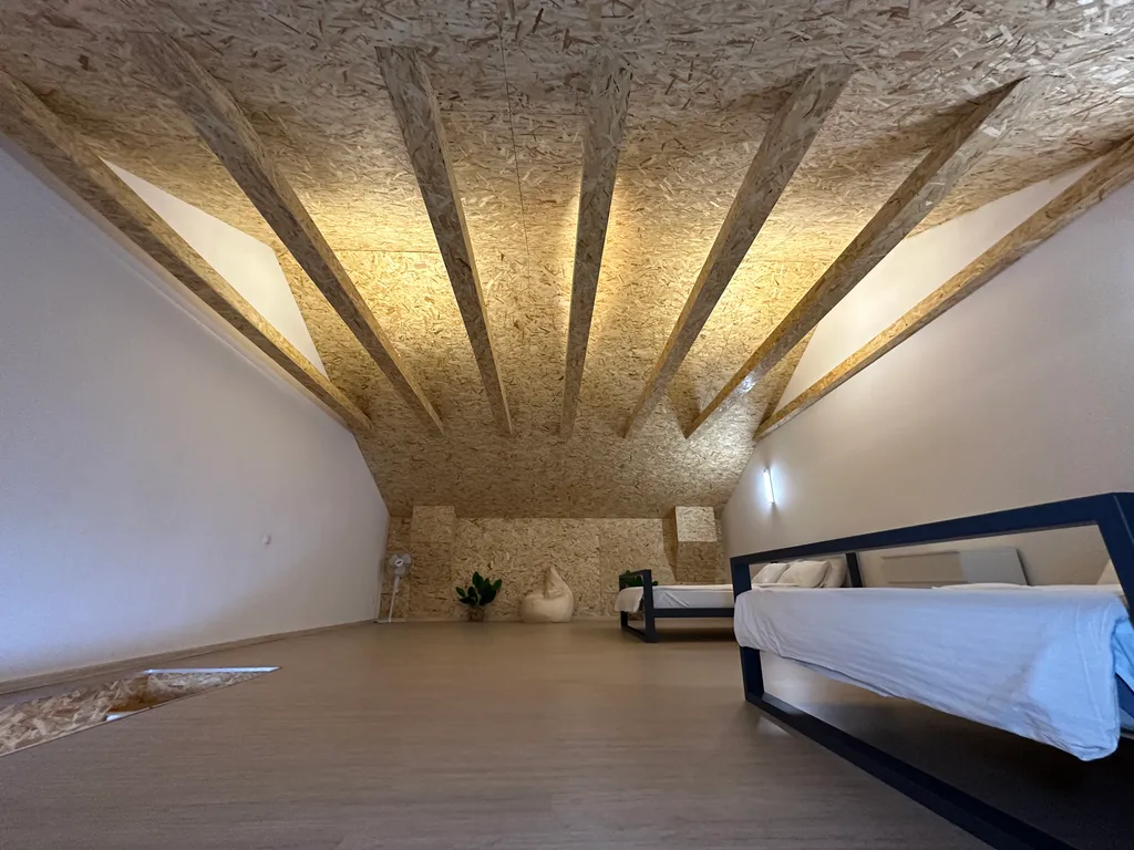 Двухэтажные апартаменты с балконом Столица 2313