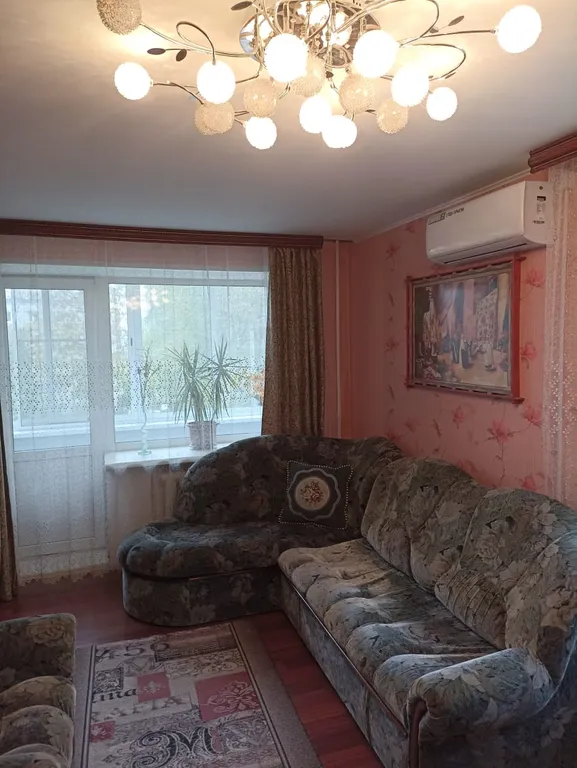 У Лопатинского сада, центр