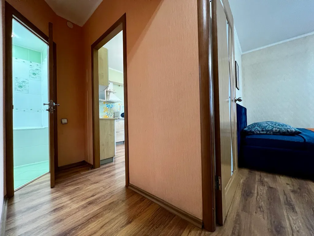 Просторная однушка на ЖД вокзале, не берем оплату за финальную уборку