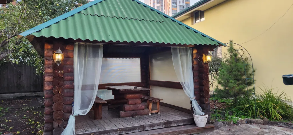 Коттедж с баней и бассейном-купелью в уникальном месте