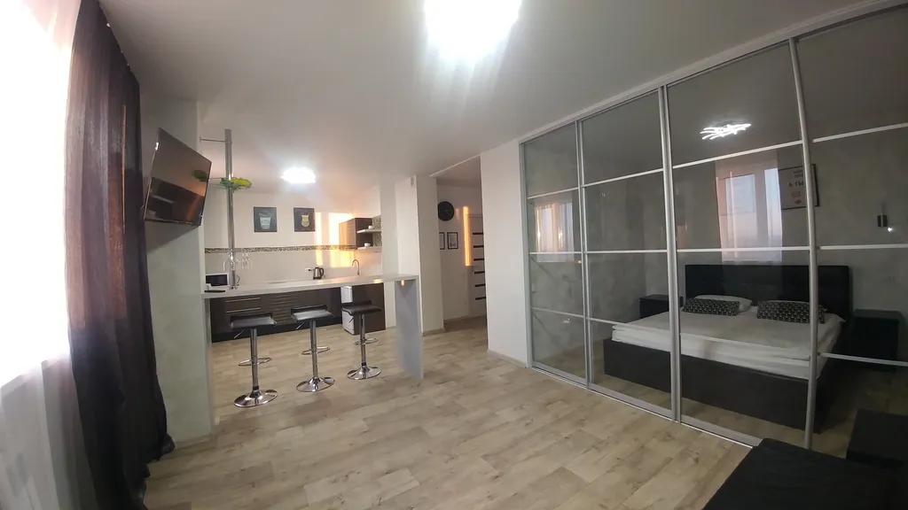 Квартира-студия с дизайнерским ремонтом с шикарным видом на город — аренда посуточно в Ульяновск