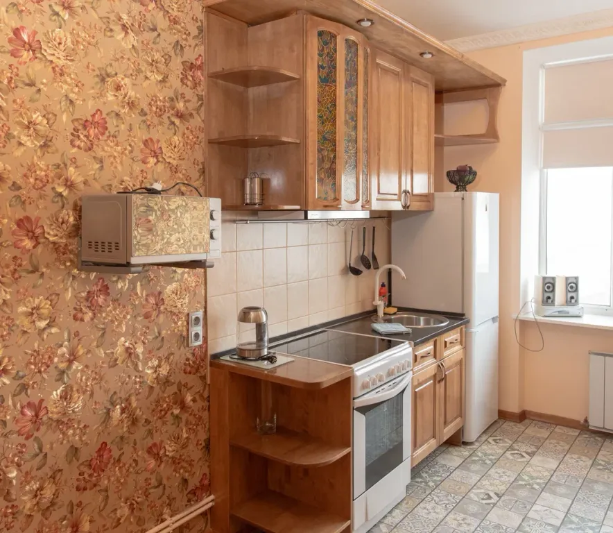 Добротная квартира в самом центре Омска с большими кроватями — аренда посуточно в Омск