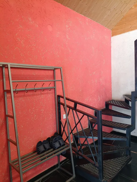 Уютный дом у озера