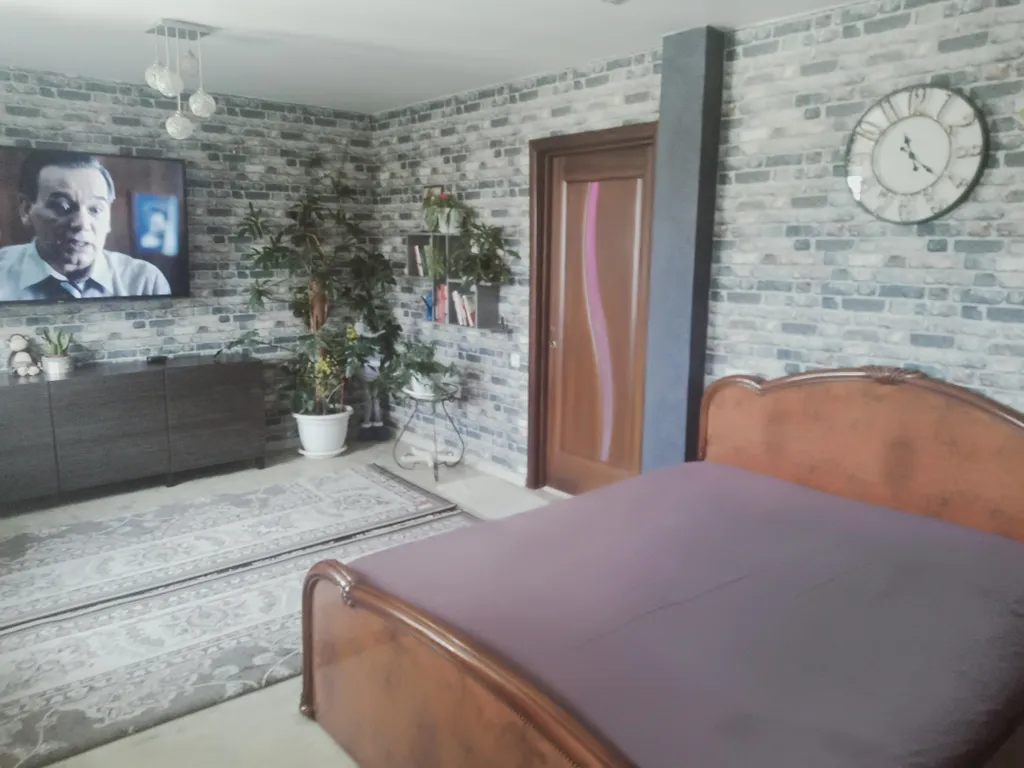 Квартира Комната для отдыха у трассы М4 в коттедже с охраной и парковкой — аренда посуточно в Батайск