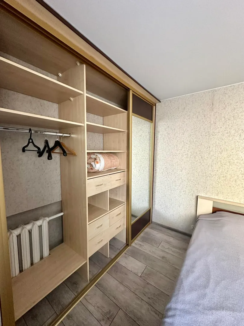 Имеется дополнительное теплое одеяло