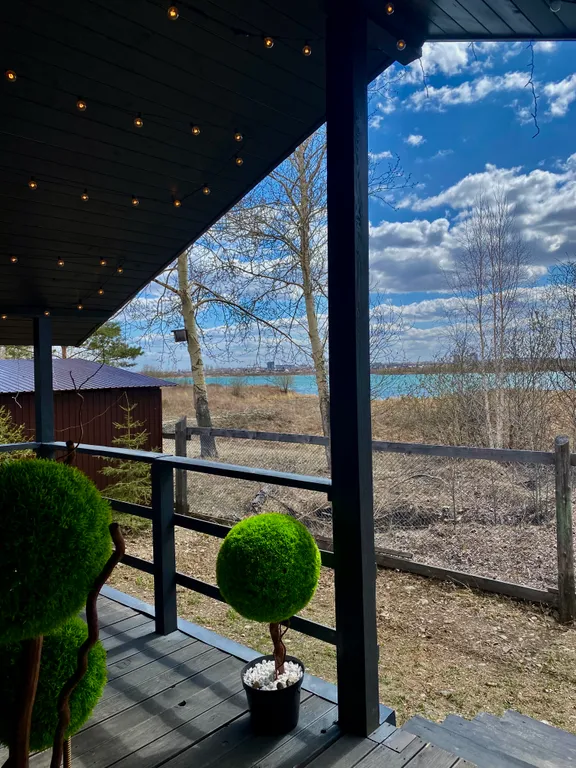 Загородный дом Loft lodge на берегу реки Ангара