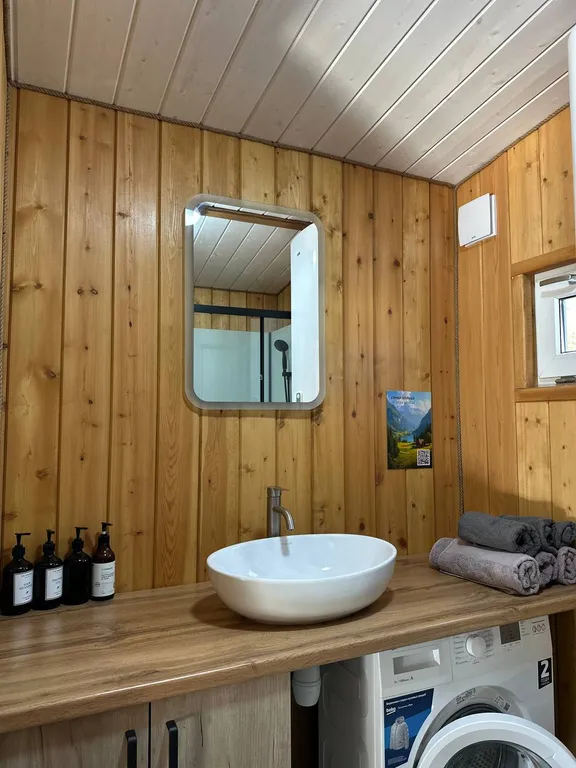 Коттедж НОРДЛИ+БРИМЭНС. Пространство для компании: два дома в лесу у реки — Горячий Ключ