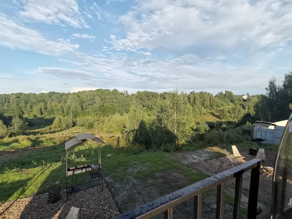 Дом с большой террасой