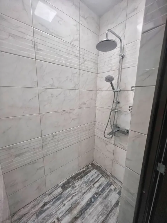 Коттедж с баней на дровах и теплым бассейном