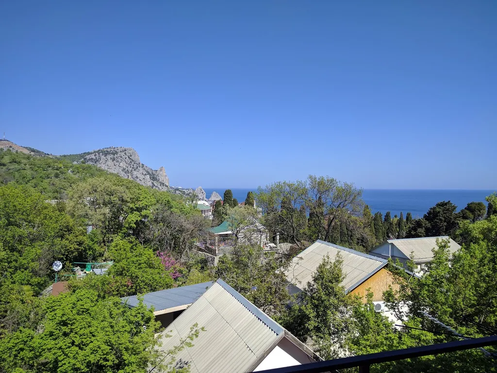 Коттедж Этаж в доме с видом на море и горы в 920 метрах от пляжа — Кацивели