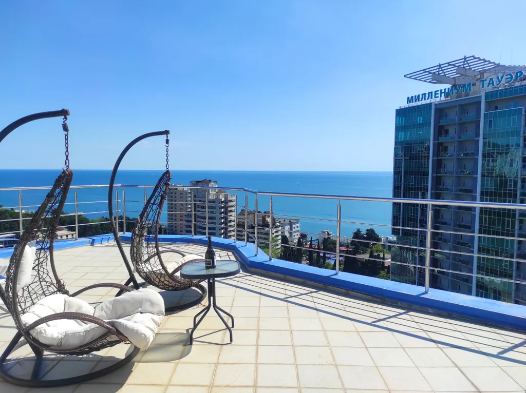 Большой пентхаус с бассейном