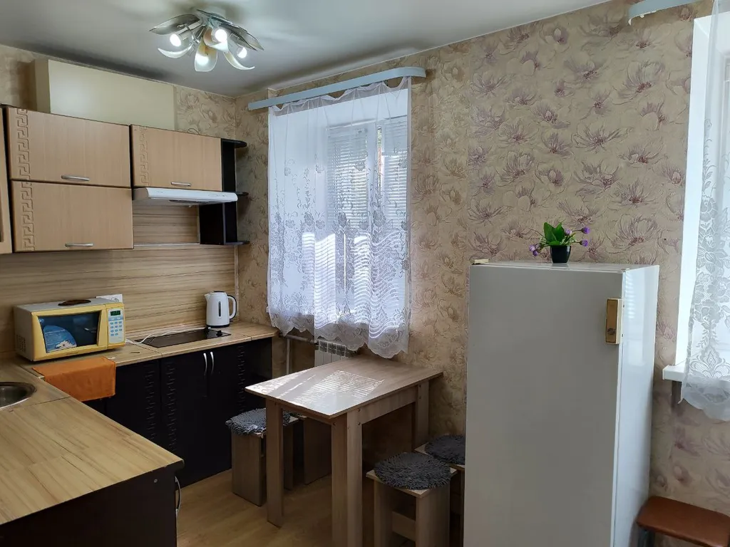 2х ком. на Депутатской 11. Остановка "Танк", до 6 чел.