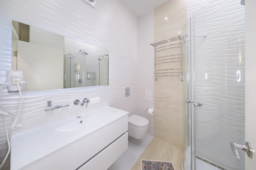 Стильная студия с видом на море