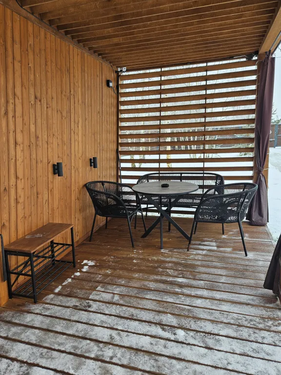 Уютный дом с панорамными окнами