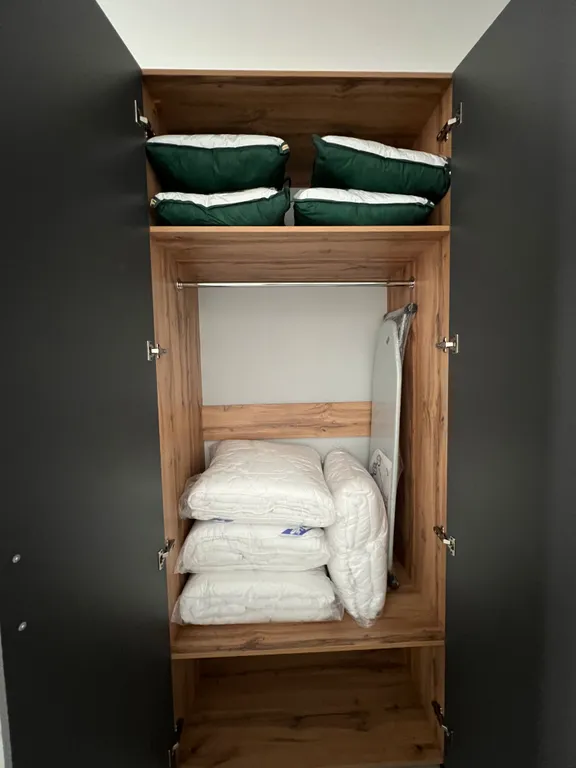 Дом с бассейном и с видом на море и горы