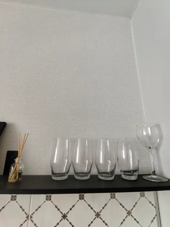 Современная евродвухкомнатная квартира с отдельной спальней в центре