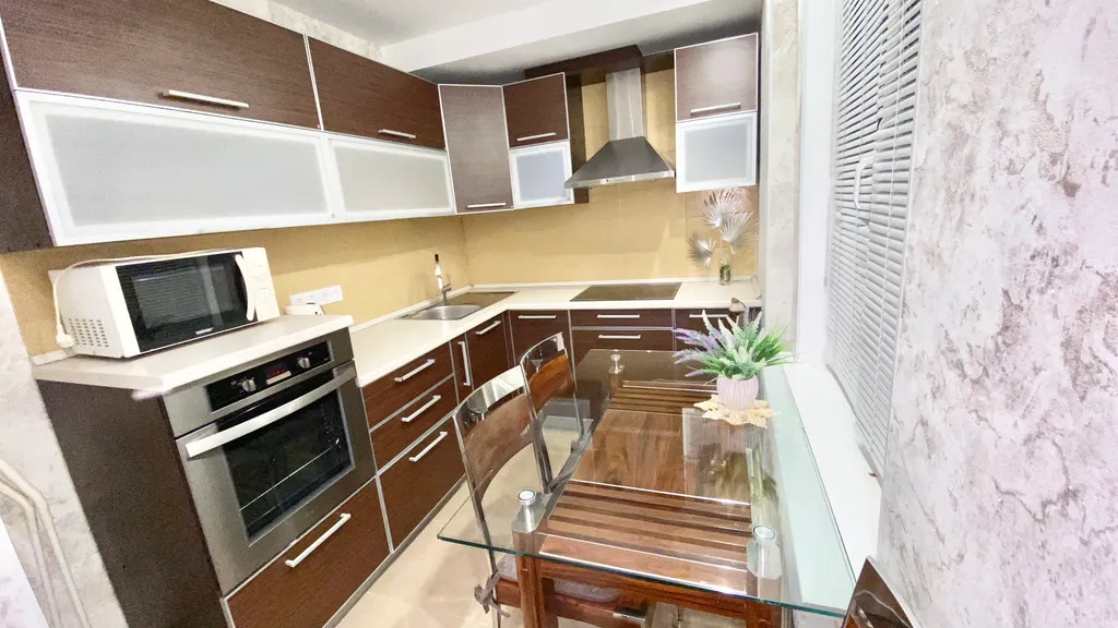 Комфортная 2-к квартира с камином на 50 лет ВЛКСМ