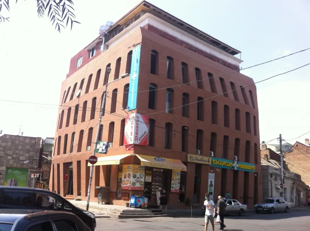 Большая квартира в старом городе