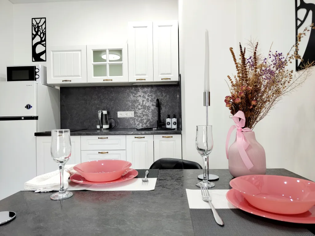 Студия с обзорным видом на город