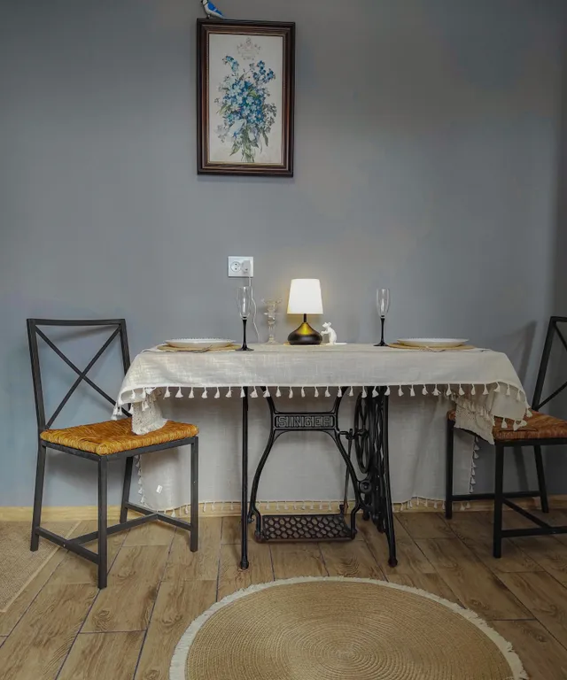 Уютный дом с беседкой у реки в тихом месте