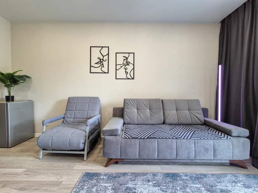 Студия с видом на лес и горы