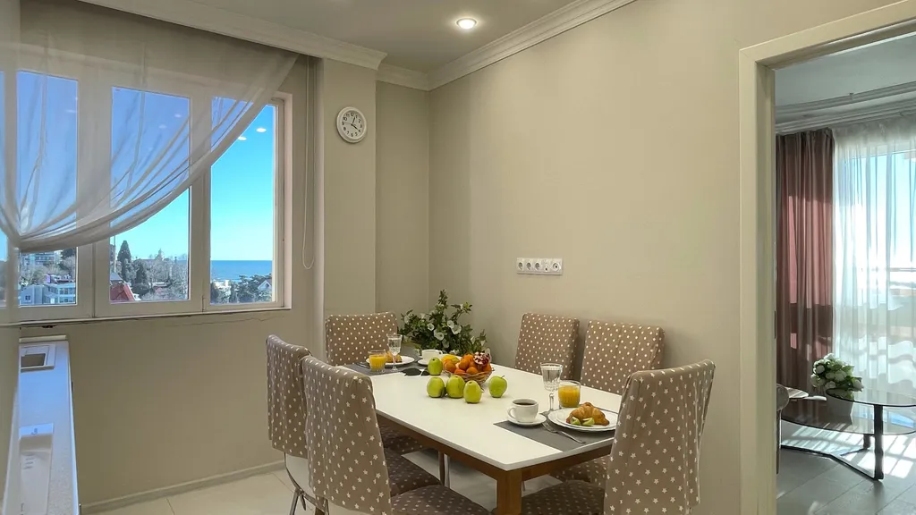 Квартира у моря с двумя спальнями и панорамным балконом