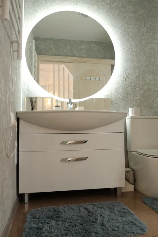 Большой уютный дом с видом на лес